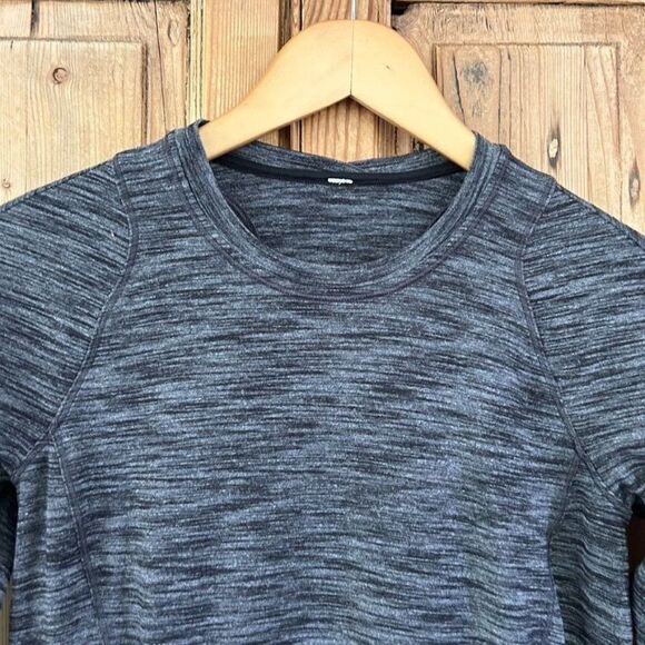 Lululemon Dark Heather Gray Long Sleeve Shirt Crewneck Athletic Womens Size 6 - Picture 2 of 12